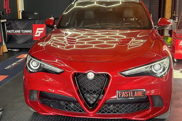 alfa romeo stelvio red