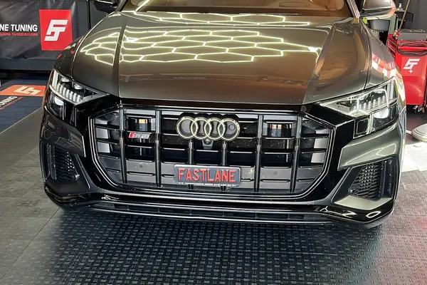 audi q8 black