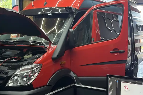mercedes sprinter camper red